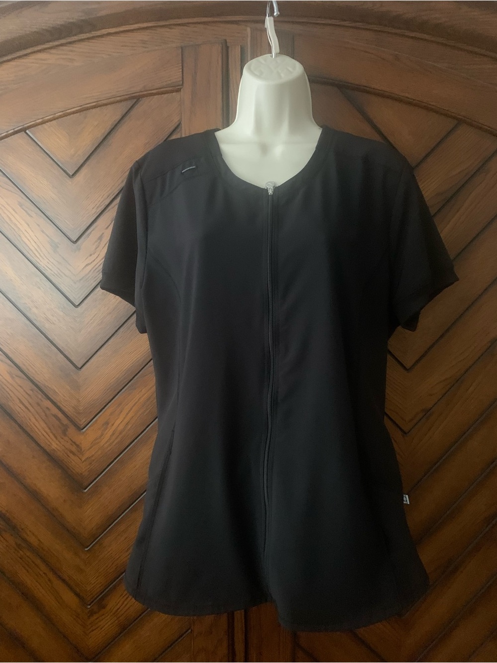 Cherokee infinity black medical scrub top size large